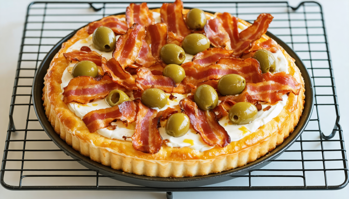 découvrez notre délice salé : un cake moelleux aux lardons croustillants, olives parfumées et brie fondant, parfait pour un apéritif gourmand ou un repas léger.